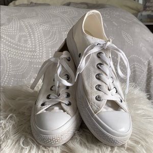 Converse low top white